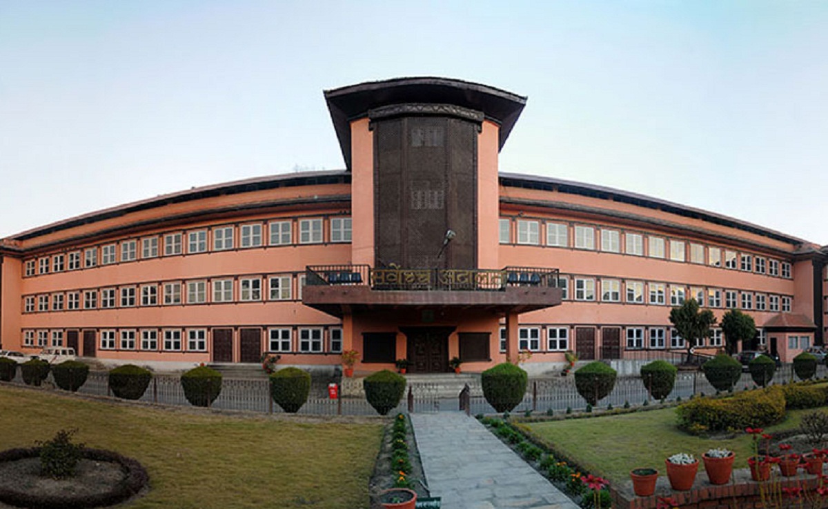 विद्यालय व्यवस्थापन समिति भंग नगर्न सर्वाेच्चको आदेश